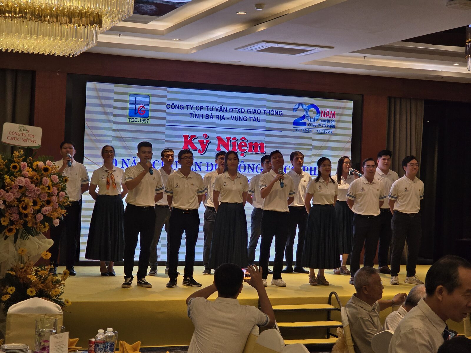 Tiết mục văn nghệ của cán bộ, người lao động Công ty Tiết mục văn nghệ của cán bộ, người lao động Công ty